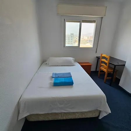 Privada Comoda Centro Vialia Estacion De Tren Maria Zambrano Y Tambien Cerca A La Playa Habitación en casa particular Málaga
