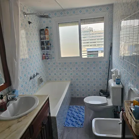 Habitación en casa particular Privada Comoda Centro Vialia Estacion De Tren Maria Zambrano Y Tambien Cerca A La Playa Málaga
