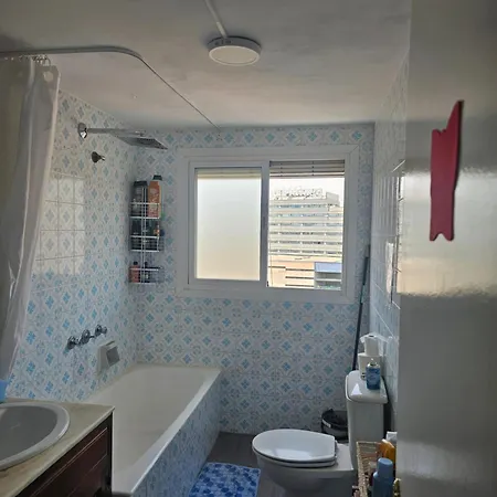 Habitación en casa particular Privada Comoda Centro Vialia Estacion De Tren Maria Zambrano Y Tambien Cerca A La Playa